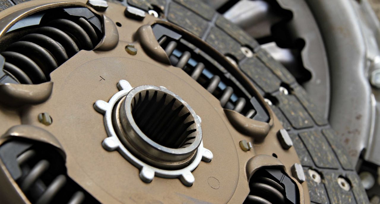 Car engine clutch